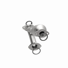 Load image into Gallery viewer, MagnaFlow Direct Fit Catalytic Converter 01-03 Highlander 3L rr OEM