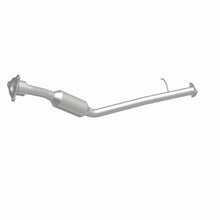 Load image into Gallery viewer, MagnaFlow Direct Fit Catalytic Converter 2002 Saturn VUE 2.2L
