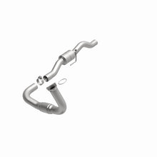 Load image into Gallery viewer, MagnaFlow Direct Fit Catalytic Converter 01-02 2500HD 8.1 Driver Side