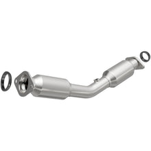 Load image into Gallery viewer, MagnaFlow Direct Fit Catalytic Converter California Grade CARB Compliant 09-12 Nissan Sentra L4 2.0L