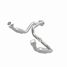 Load image into Gallery viewer, MagnaFlow Direct Fit Catalytic Converter 2007-2008 Cadillac Escalade 6.2L