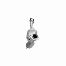 Load image into Gallery viewer, MagnaFlow DF Catalytic Conv 03-06 Ford Crown Victoria / 03-06 Lincoln Town Car 4.6L (California)
