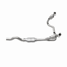 Load image into Gallery viewer, MagnaFlow Direct Fit Catalytic Converter 00-02 Dakota 3.9L