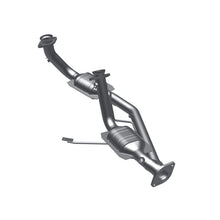 Load image into Gallery viewer, MagnaFlow Direct Fit Catalytic Converter 96-99 Taurus Code U AXOD 49