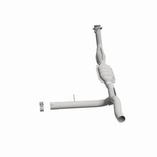 Load image into Gallery viewer, MagnaFlow Direct Fit Catalytic Converter 2005 Ford F150 V8