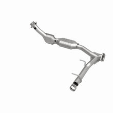Load image into Gallery viewer, MagnaFlow Direct Fit Catalytic Converter 03 Lincoln Navigator 5.4L