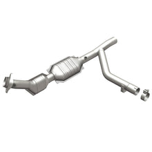 Load image into Gallery viewer, MagnaFlow Direct Fit Catalytic Converter 01 Ford Trucks 5.4L
