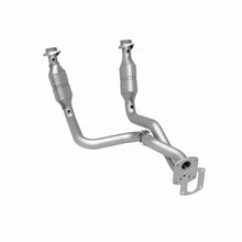 Load image into Gallery viewer, MagnaFlow Direct Fit Catalytic Converter 05-07 Ford F250/F350 5.4L