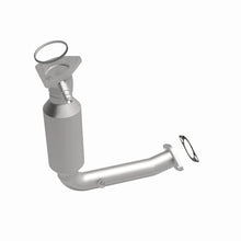 Load image into Gallery viewer, MagnaFlow Direct Fit Catalytic Converter 2000 and 2002 Ford Focus 2.0