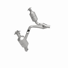Load image into Gallery viewer, MagnaFlow Direct Fit Catalytic Converter 04 Dakota 3.7/4.7 4WD OEM