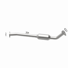Load image into Gallery viewer, MagnaFlow Direct Fit Catalytic Converter OEM 2001-2004 Toyota Sequoia Underbody