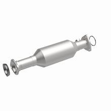 Load image into Gallery viewer, MagnaFlow Direct Fit Catalytic Converter 97-01 Honda CR-V 2.0L