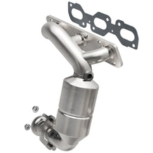 Load image into Gallery viewer, MagnaFlow Direct Fit Catalytic Converter 01-05 Ford Escape / Mazda Tribute 2.0L (CA Emissions)