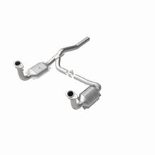 Load image into Gallery viewer, MagnaFlow Direct Fit Catalytic Converter 07-11 Dodge Nitro 4.0L