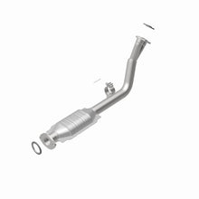 Load image into Gallery viewer, MagnaFlow Direct Fit Catalytic Converter 96-00 Toyota 4 Runner 2.7