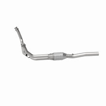 Load image into Gallery viewer, MagnaFlow Direct Fit Catalytic Converter 96-97 Dodge B1500/B2500/B3500 V8 Underbody