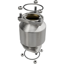 Load image into Gallery viewer, MagnaFlow Direct Fit Catalytic Converter California 04-05 Suzuki Forenza L4-2.0LGAS