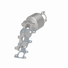 Load image into Gallery viewer, MagnaFlow Direct Fit Catalytic Converter 05-07 Kia Sportage 2.7L Passenger Side