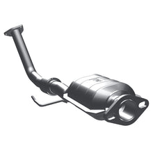 Load image into Gallery viewer, MagnaFlow Direct Fit Catalytic Converter 1996 Toyota Camry 2.2L