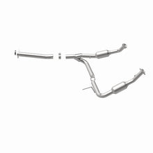 Load image into Gallery viewer, MagnaFlow Direct Fit Catalytic Converter OEM 2004-2005 Ford Explorer/Mercury Mountaineer Underbody