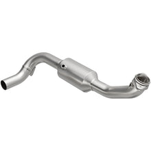 Load image into Gallery viewer, MagnaFlow Direct Fit Catalytic Converter 05-06 Lincoln Navigator 5.4L