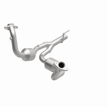 Load image into Gallery viewer, MagnaFlow Direct Fit Catalytic Converter 04 Jeep Grand Cherokee 4.7L