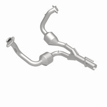 Load image into Gallery viewer, MagnaFlow Direct Fit Catalytic Converter 04 Jeep Grand Cherokee 4.7L