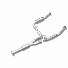 Load image into Gallery viewer, MagnaFlow Direct Fit Catalytic Converter 11-13 Chev Silverado 2500 HD/3500 HD 6.0L