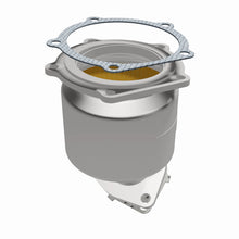 Load image into Gallery viewer, MagnaFlow Direct Fit Catalytic Converter 99-05 Hyundai Sonata 2.4L (CA)