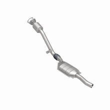 Load image into Gallery viewer, MagnaFlow Direct Fit Catalytic Converter 03 Volkswagen Passat 2.8L
