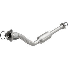 Load image into Gallery viewer, MagnaFlow Direct Fit Catalytic Converter 99-02 GM Alero/Sunfire 2.4L