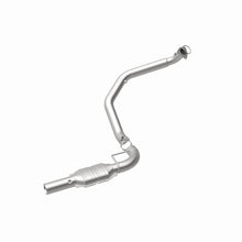 Load image into Gallery viewer, MagnaFlow Direct Fit Catalytic Converter 03-07 GM 2500/3500 D/S OEM
