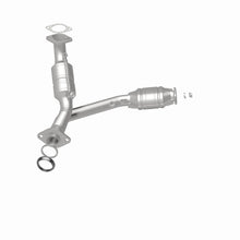 Load image into Gallery viewer, MagnaFlow Direct Fit Catalytic Converter 01-02 Mitsu Montero 3.5L