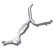 Load image into Gallery viewer, MagnaFlow Direct Fit Catalytic Converter 97-98 Ford F-150 4.6L