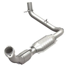 MagnaFlow Direct Fit Catalytic Converter 97-98 Ford Trucks 5.4L