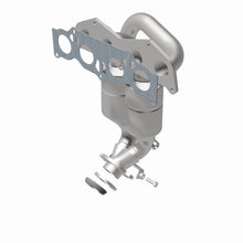 Load image into Gallery viewer, MagnaFlow Direct Fit Catalytic Converter 01-03 Toyota Rav4 2.0L L4