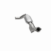 Load image into Gallery viewer, MagnaFlow Direct Fit Catalytic Converter 97-98 F150/F250 4.6L 4Wd D/