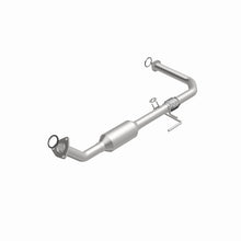 Load image into Gallery viewer, MagnaFlow Direct Fit Catalytic Converter OEM 2003-2004 Toyota Tundra Underbody - 47.125in Length
