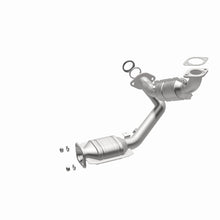 Load image into Gallery viewer, MagnaFlow Direct Fit Catalytic Converter 01-02 Mitsu Montero 3.5L