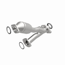 Load image into Gallery viewer, MagnaFlow Direct Fit Catalytic Converter 01-03 Highlander 3L rr OEM