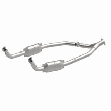 Load image into Gallery viewer, MagnaFlow Direct Fit Catalytic Converter OEM 2003 Land Rover Discovery Underbody