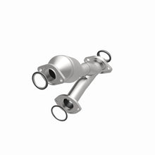 Load image into Gallery viewer, MagnaFlow Direct Fit Catalytic Converter 01-03 Highlander 3L rr OEM