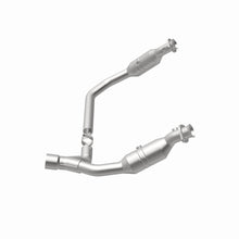 Load image into Gallery viewer, MagnaFlow Direct Fit Catalytic Converter 06-07 Ram 1500 4.7L Underbody