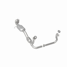 Load image into Gallery viewer, MagnaFlow Direct Fit Catalytic Converter 01-05 Chevy Blazer 4.3L 4WD