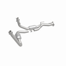 Load image into Gallery viewer, MagnaFlow Direct Fit Catalytic Converter 05-06 Jeep Grand Cherokee 3.7L Y-Pipe Assembly