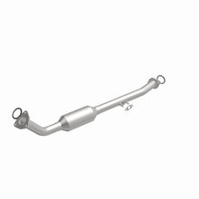 Load image into Gallery viewer, MagnaFlow Direct Fit Catalytic Converter OEM 2001-2004 Toyota Sequoia Underbody