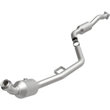 Load image into Gallery viewer, MagnaFlow Direct Fit Catalytic Converter OEM 2007 Mercedes-Benz E350 Underbody - 67.5in Length