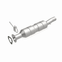 Load image into Gallery viewer, MagnaFlow Direct Fit Catalytic Converter 07-08 E-350 Super Duty 5.4 &amp; 6.8 L OEM Underbody