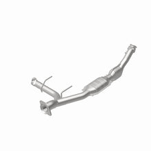 Load image into Gallery viewer, MagnaFlow Direct Fit Catalytic Converter 03-04 Ford Expedition 5.4L V8 Passenger Side