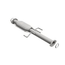 Load image into Gallery viewer, MagnaFlow Direct Fit Catalytic Converter 01-04 Toyota Tacoma 3.4L Rear